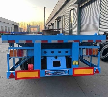50 トン の 荷重 容量 の 半トレーラー コンテナ や 平床 貨物 を 輸送 する ため の 理想 的 な 車