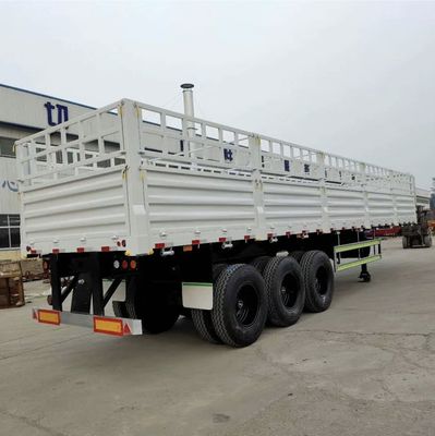 60~100トンの建材を客の要求で輸送するセミトレーラー