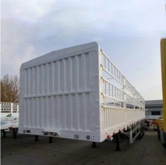 60~100トンの建材を客の要求で輸送するセミトレーラー