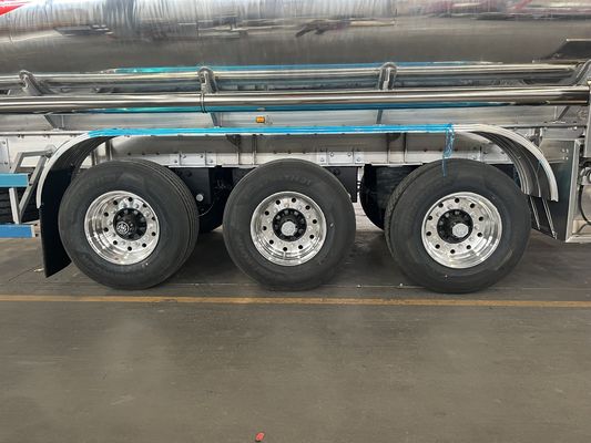 標準28トンの着陸車3軸 25-60CBM アルミ合金燃料タンク半トレーラー