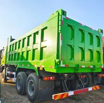 下の6x4と8x4の後ろのダンプトラック