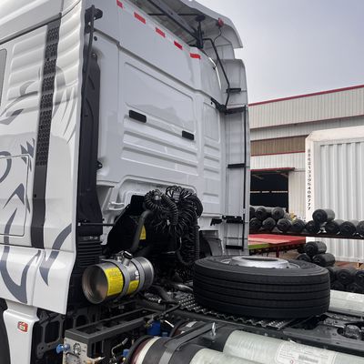 480hp Sinotruk シトラック トラクター トラック 6x4 自動エアコン