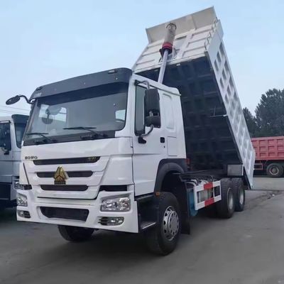 中古 HOWO 6X4 ロシアへの鉱山用ダンプトラック 手動窓と貨物タンク 5.3-6.2M
