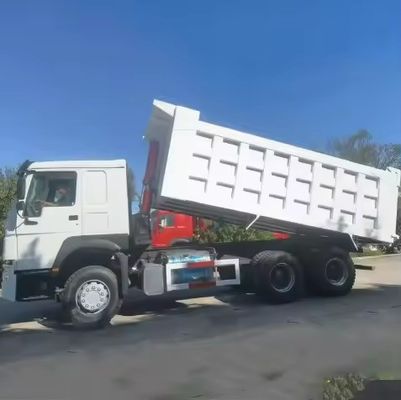 中古 HOWO 6X4 ロシアへの鉱山用ダンプトラック 手動窓と貨物タンク 5.3-6.2M