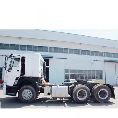 マニュアルトランスミッション Sinotruk HOWO 371hp 6*4 トラクターヘッド トラック