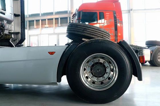 570hp Sinotruk Huanghe X7 4X2 ユーロ6 空中懸垂 自動トランスミッション トラクター トラック